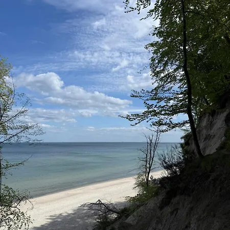 Przystan Ikara شقة